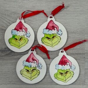 NWOT 4 Hand Painted Round Wooden Grinch Ornaments